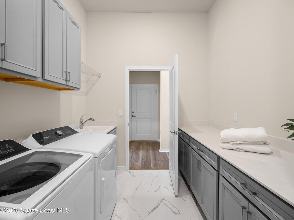 8969 Shoreline Avenue, Melbourne, FL 32940