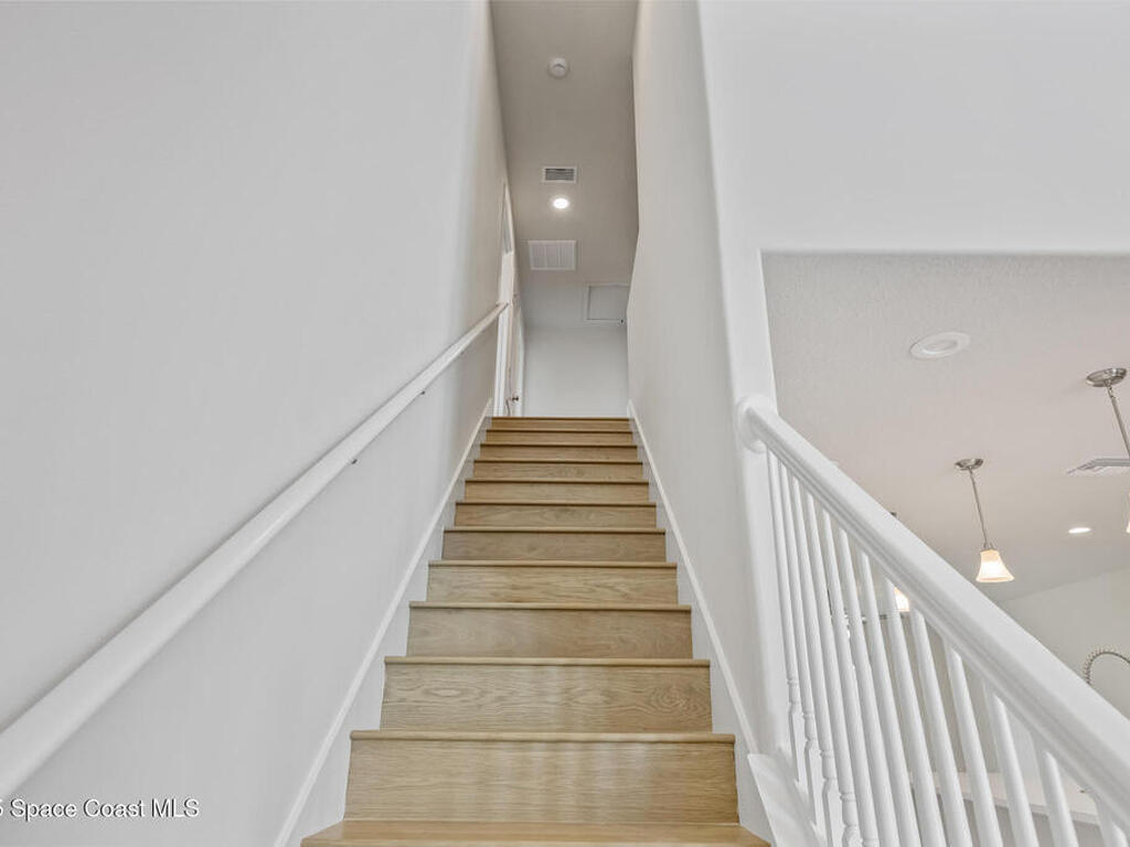 208 Hidden Woods Place, Melbourne, FL 32901