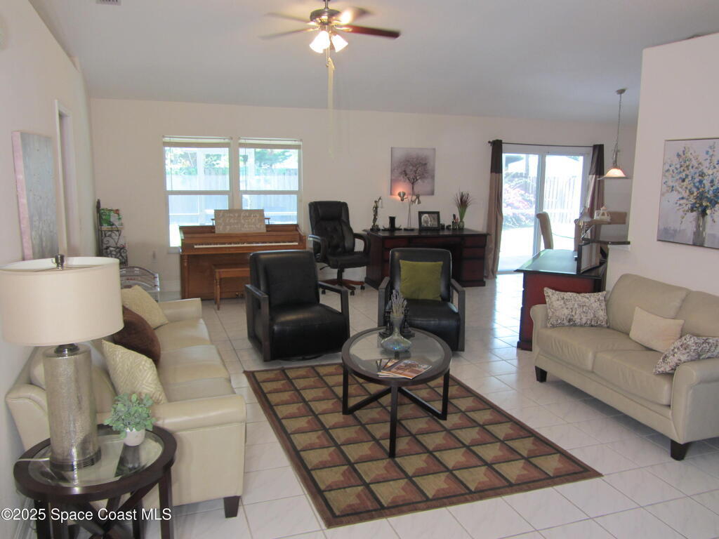 1422 Kaslo Circle, Palm Bay, FL 32907