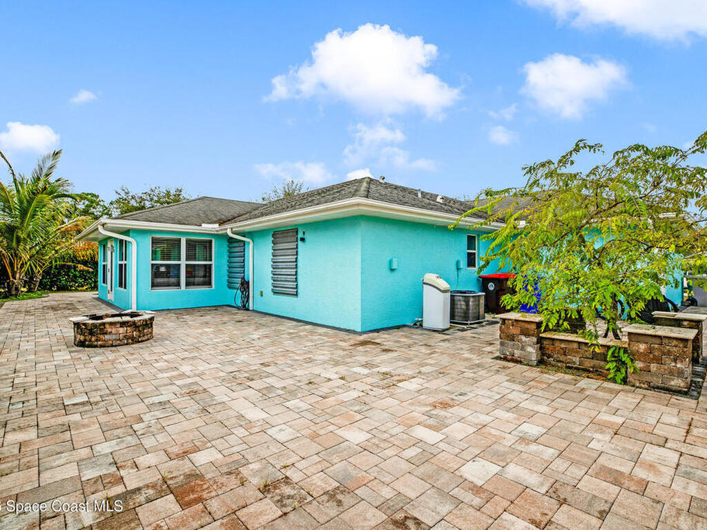 2120 87th Court, Vero Beach, FL 32966