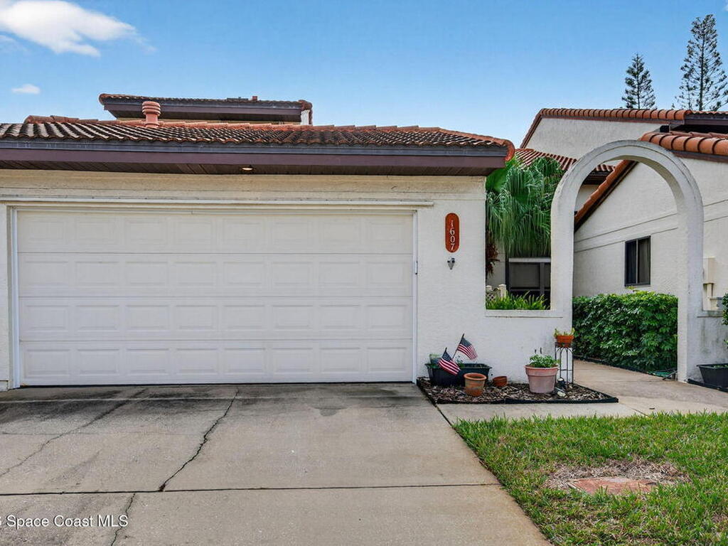 1607 Parkside Place, Indian Harbour Beach, FL 32937