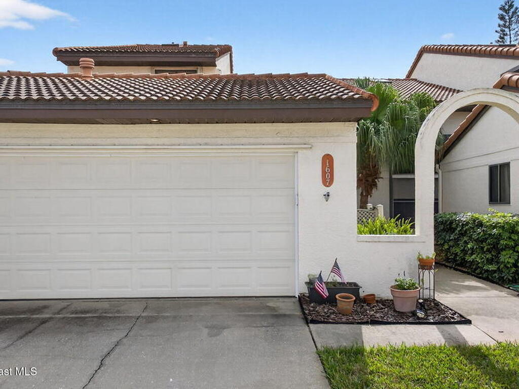 1607 Parkside Place, Indian Harbour Beach, FL 32937