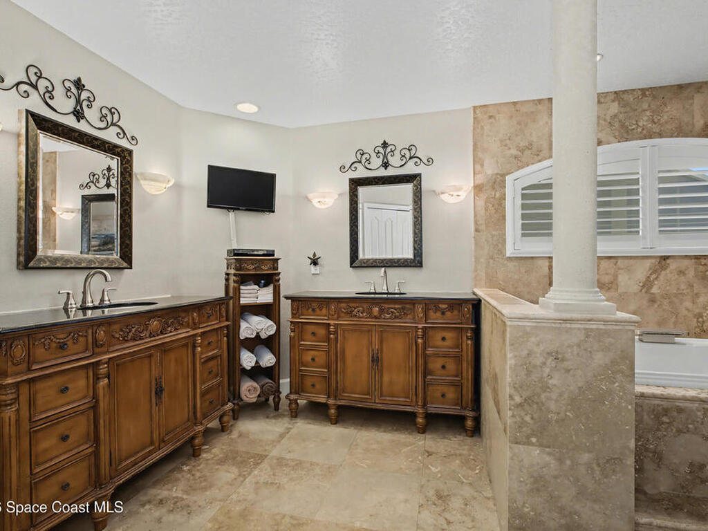 1220 Rebecca Drive, Merritt Island, FL 32952