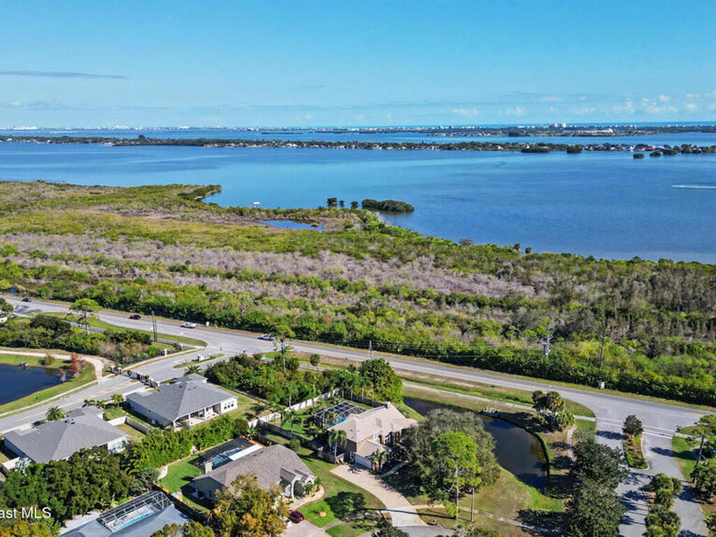 1220 Rebecca Drive, Merritt Island, FL 32952