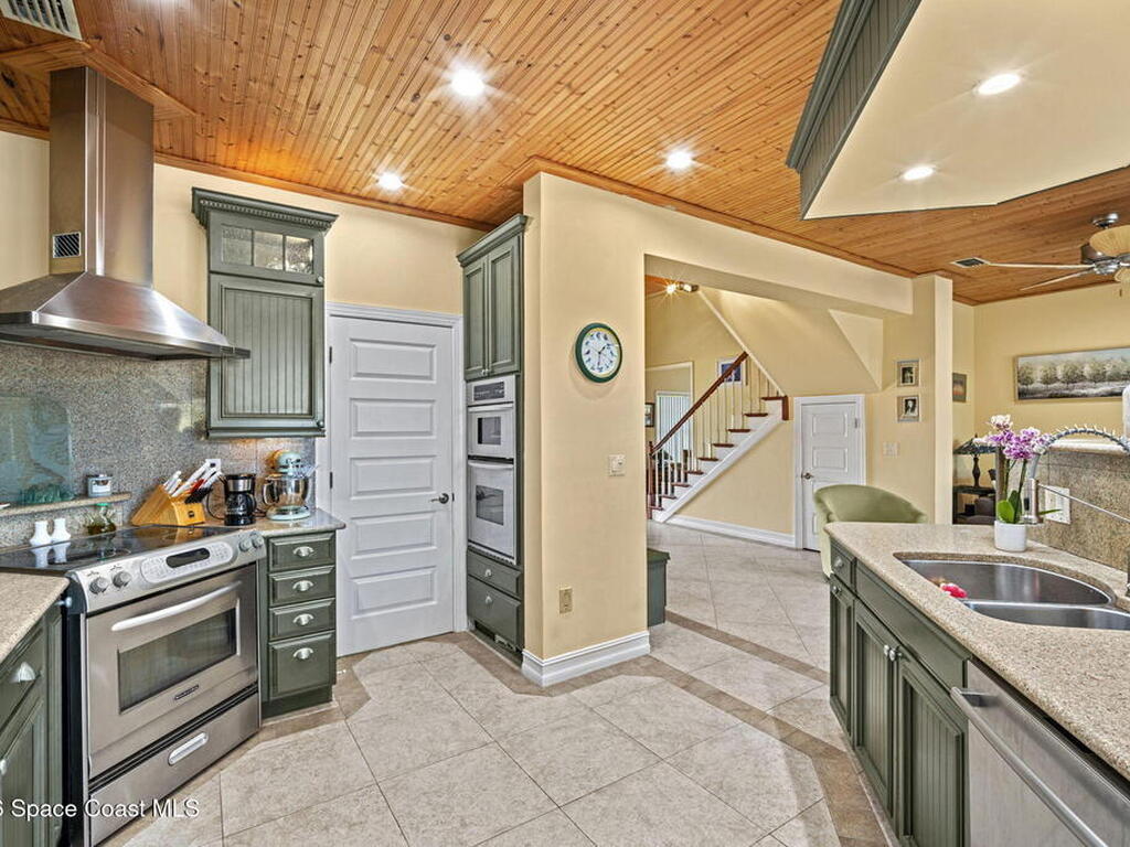 250 Lanternback Island Drive, Satellite Beach, FL 32937