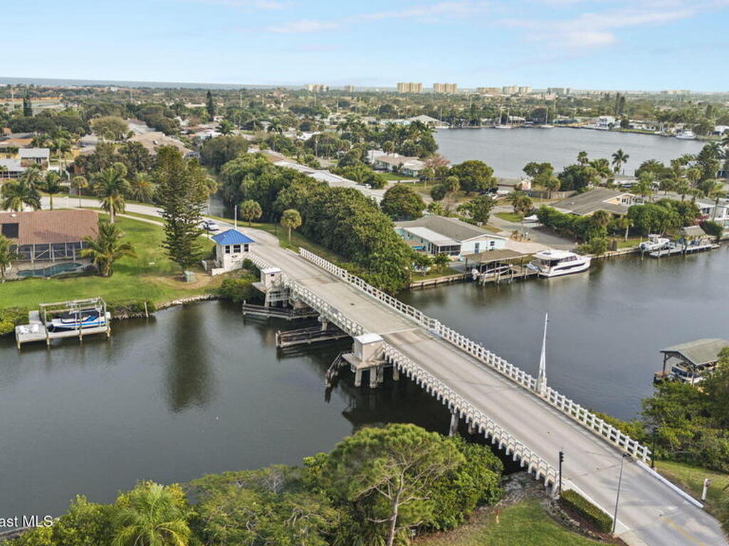 250 Lanternback Island Drive, Satellite Beach, FL 32937