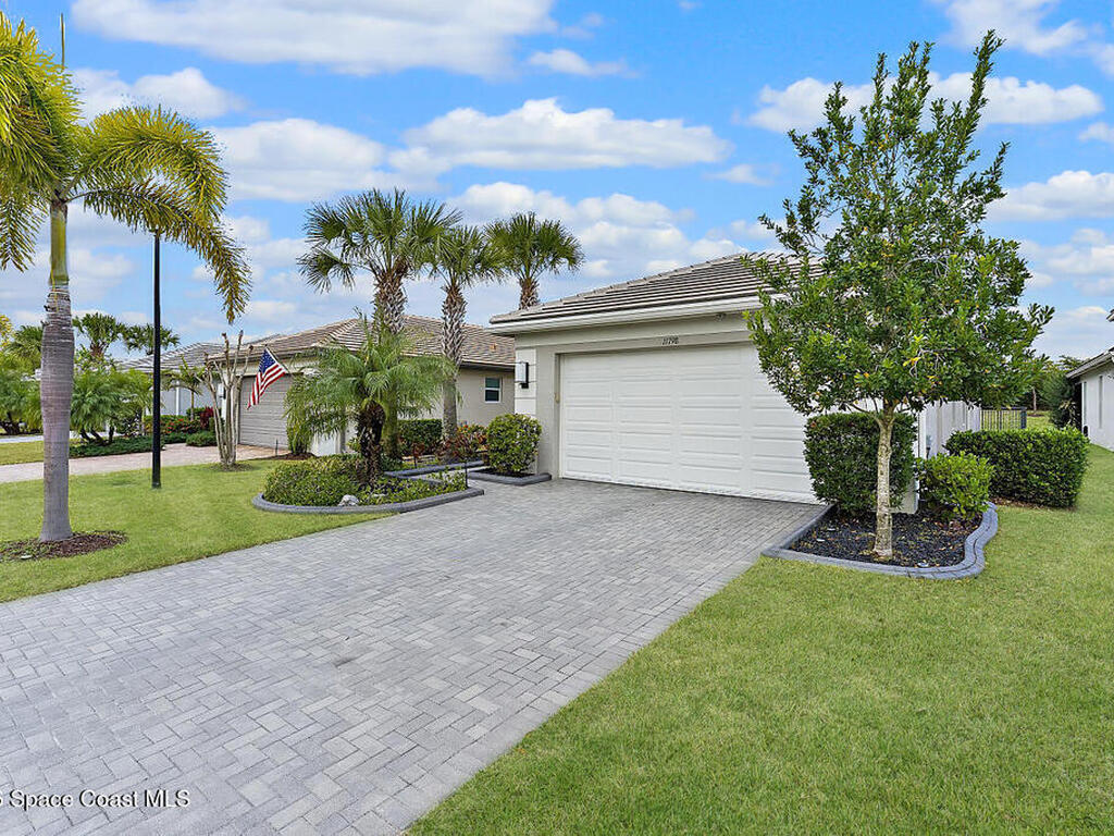 11798 SW Waterford Isle Way, Port St. Lucie, FL 34987