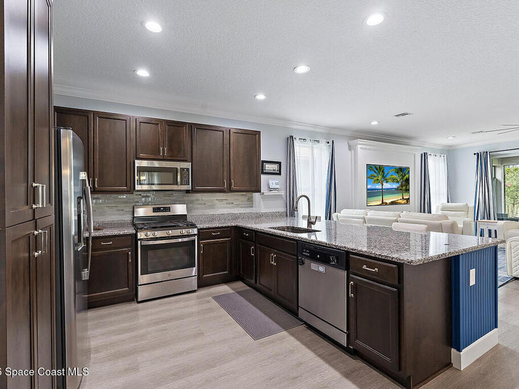 11798 SW Waterford Isle Way, Port St. Lucie, FL 34987