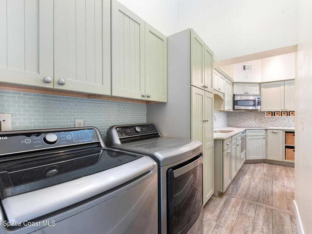 331 Avenida Del Sol Avenue, Indialantic, FL 32903