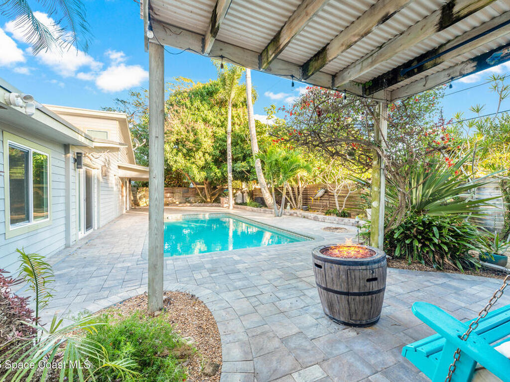 331 Avenida Del Sol Avenue, Indialantic, FL 32903