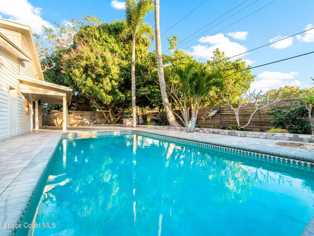 331 Avenida Del Sol Avenue, Indialantic, FL 32903