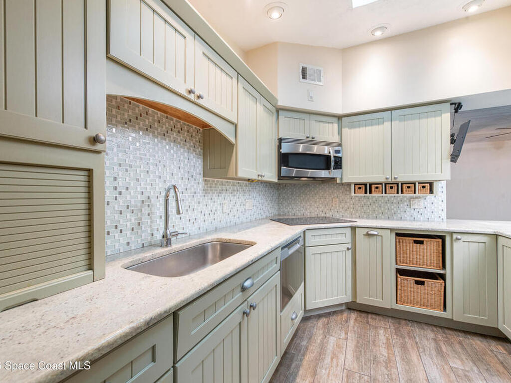 331 Avenida Del Sol Avenue, Indialantic, FL 32903