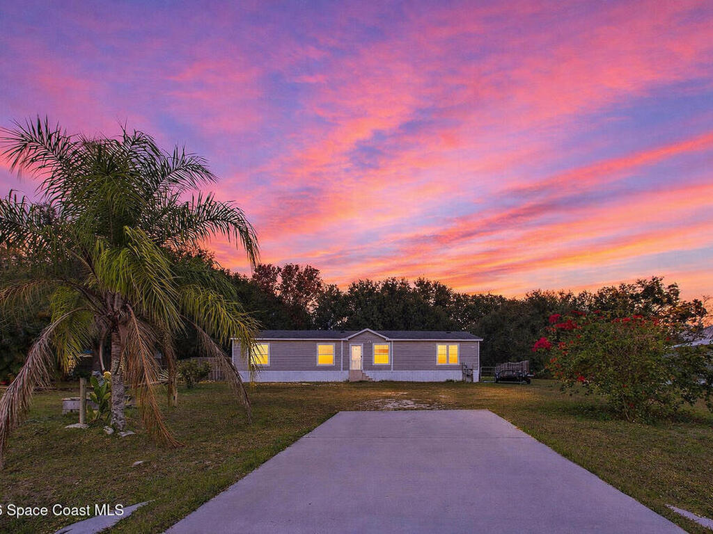 1948 Robi Circle, Titusville, FL 32796