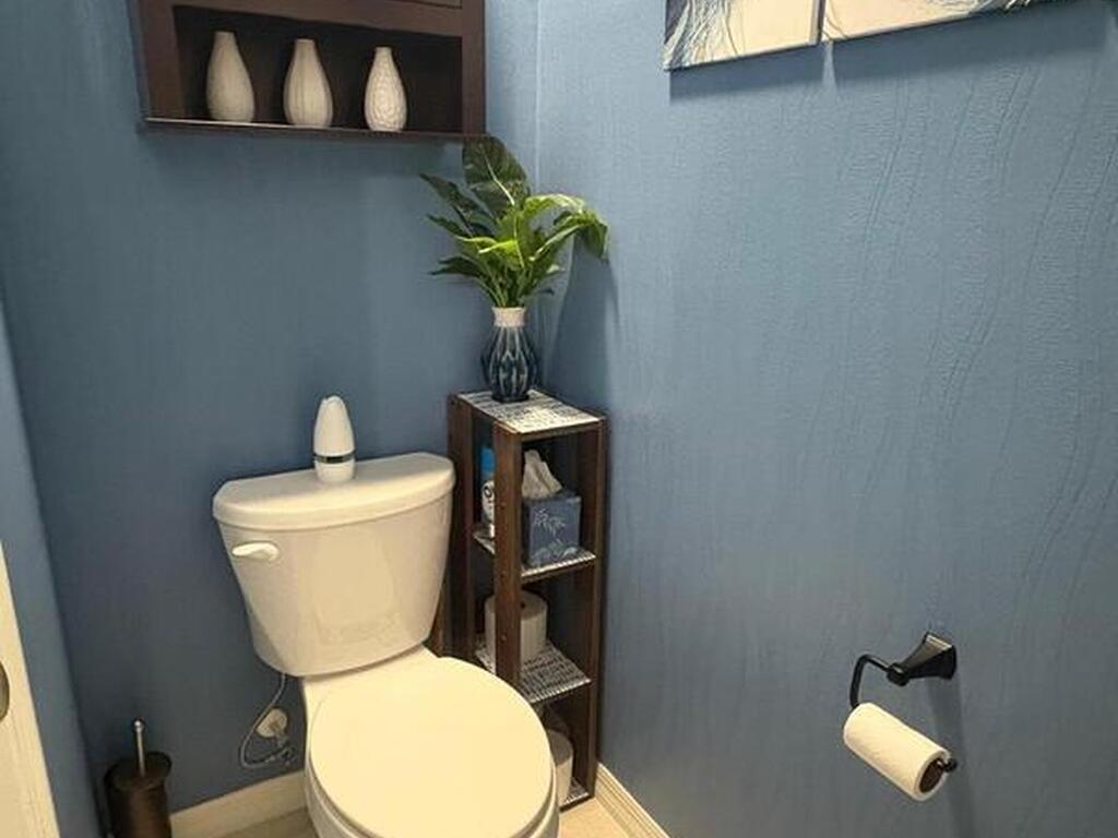 8352 Laguna Circle, Micco, FL 32976