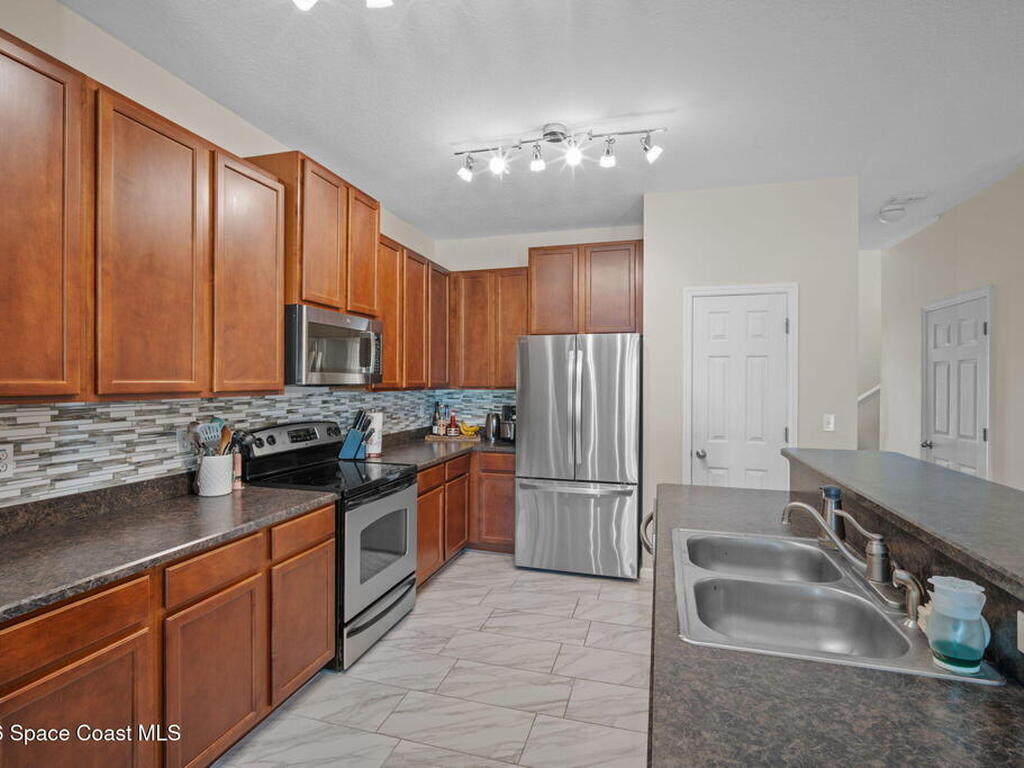 2550 Revolution Street, Melbourne, FL 32935