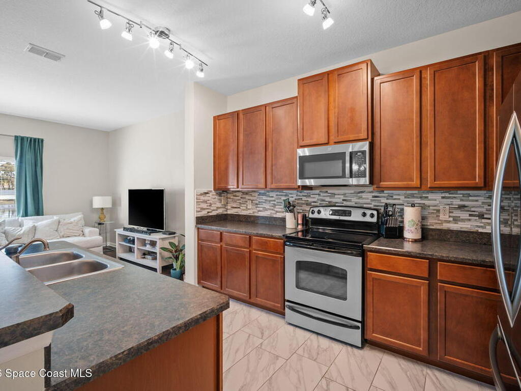 2550 Revolution Street, Melbourne, FL 32935