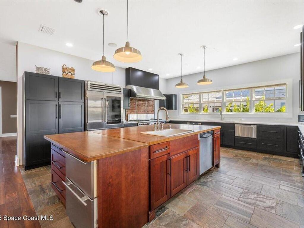 531 Sunset Boulevard, Melbourne Beach, FL 32951