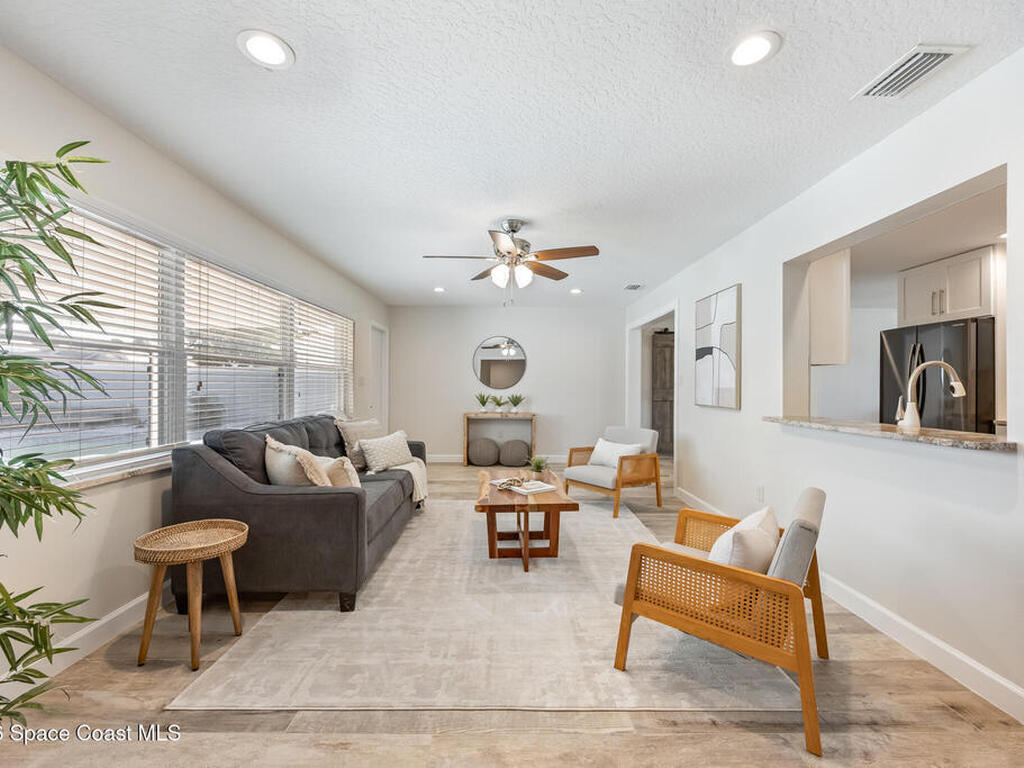 215 S Robert Way, Satellite Beach, FL 32937