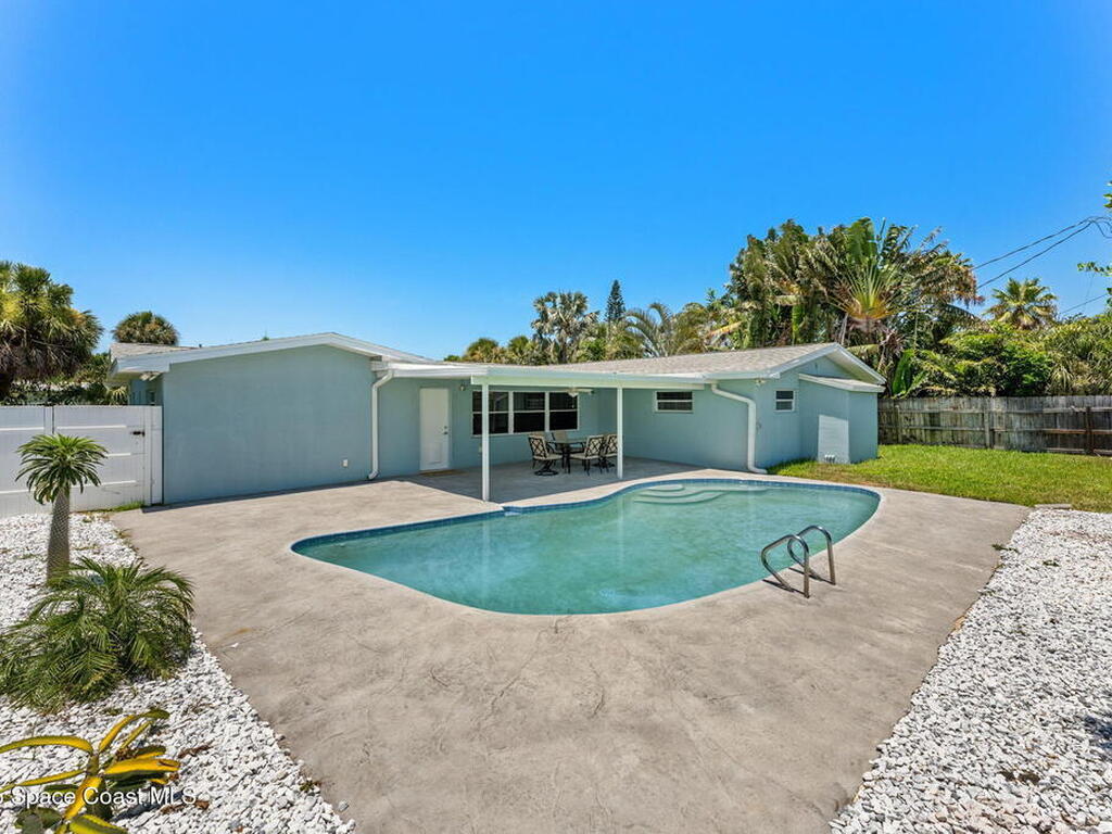 215 S Robert Way, Satellite Beach, FL 32937