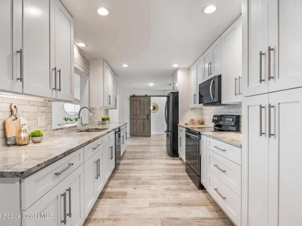 215 S Robert Way, Satellite Beach, FL 32937