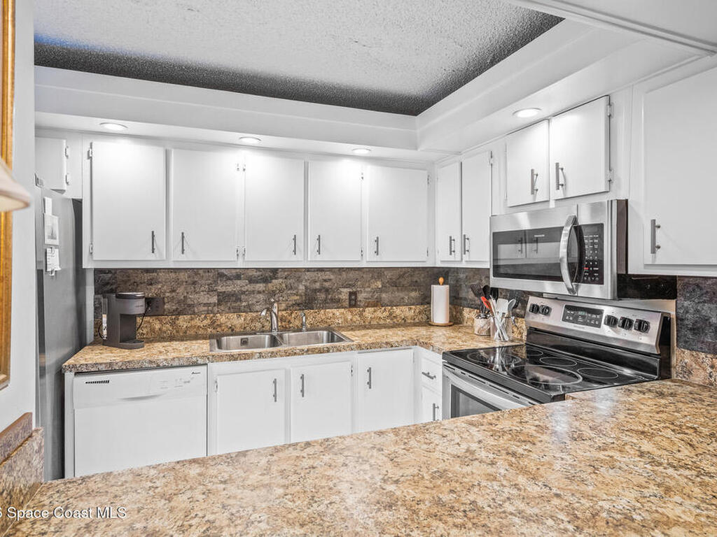 1166 6th Avenue, Vero Beach, FL 32960