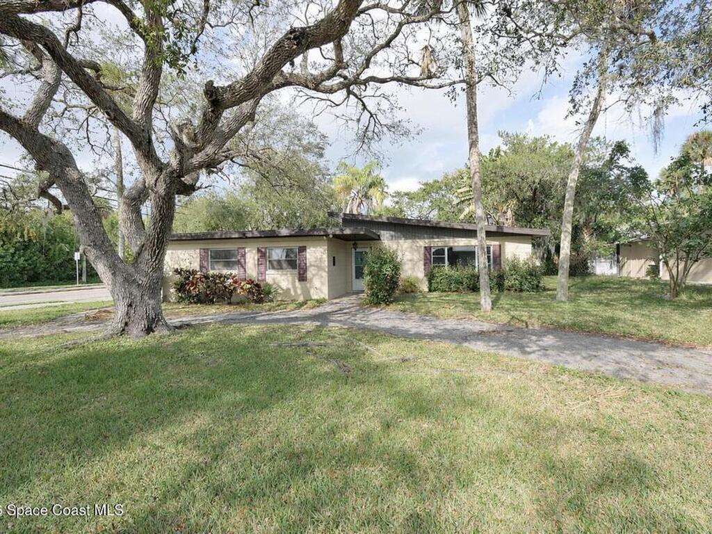 150 W Alachua Lane, Cocoa Beach, FL 32931