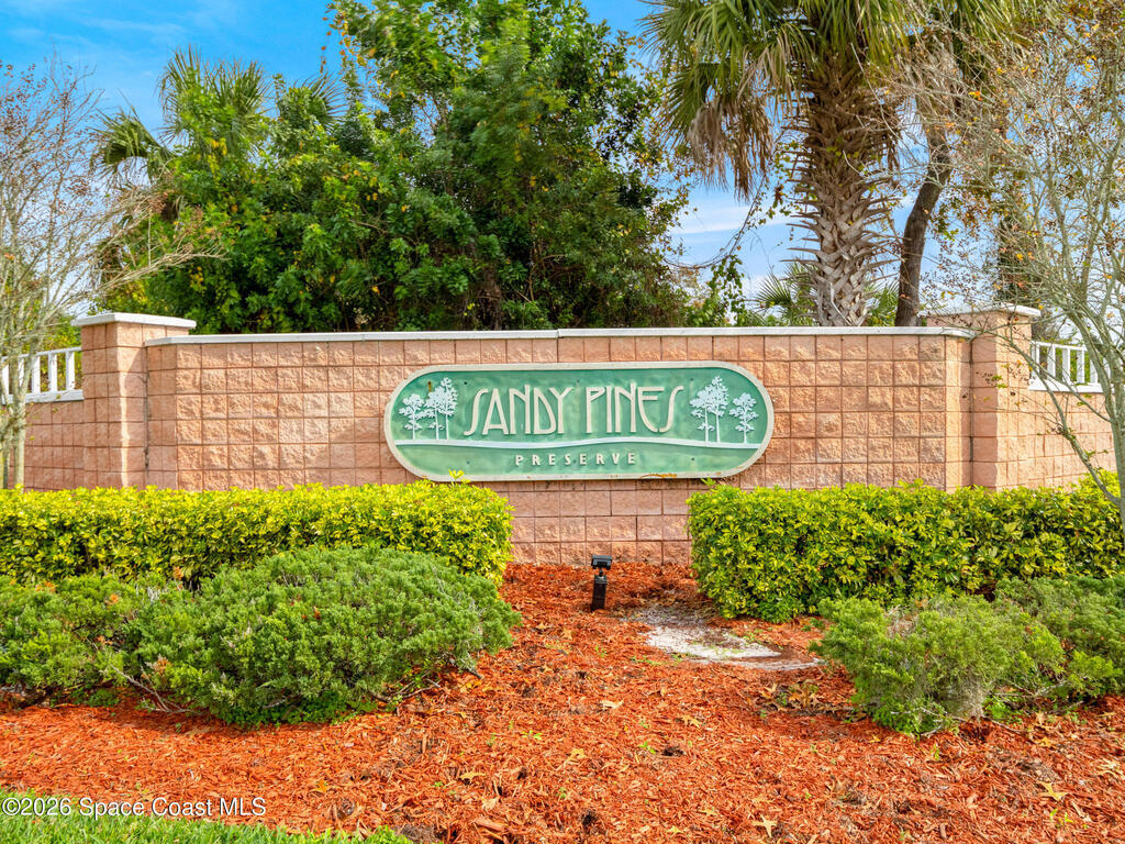 1060 Pine Creek Circle, Palm Bay, FL 32905