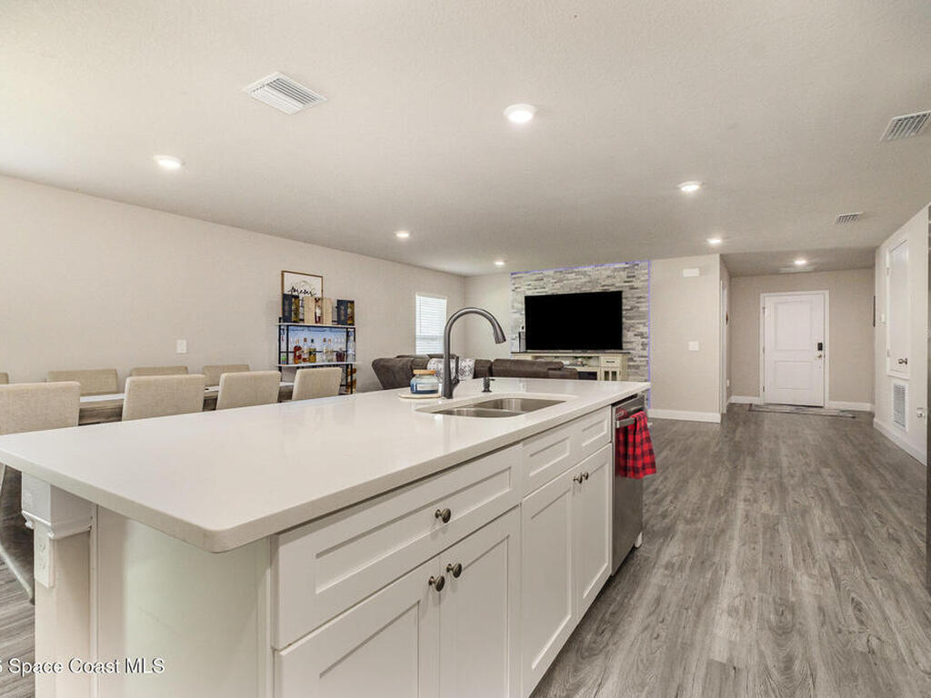 866 Carnival Road Se Road, Palm Bay, FL 32909