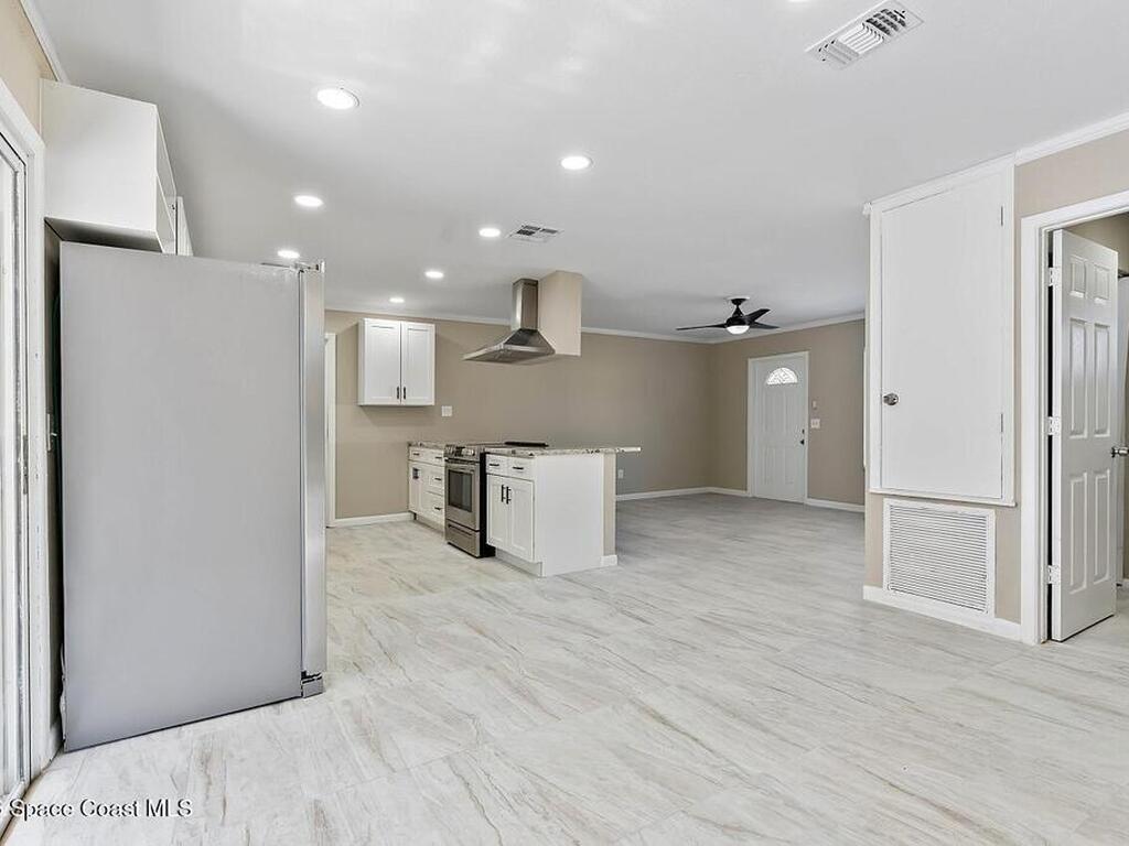 111 Alameda Avenue, Sebastian, FL 32958