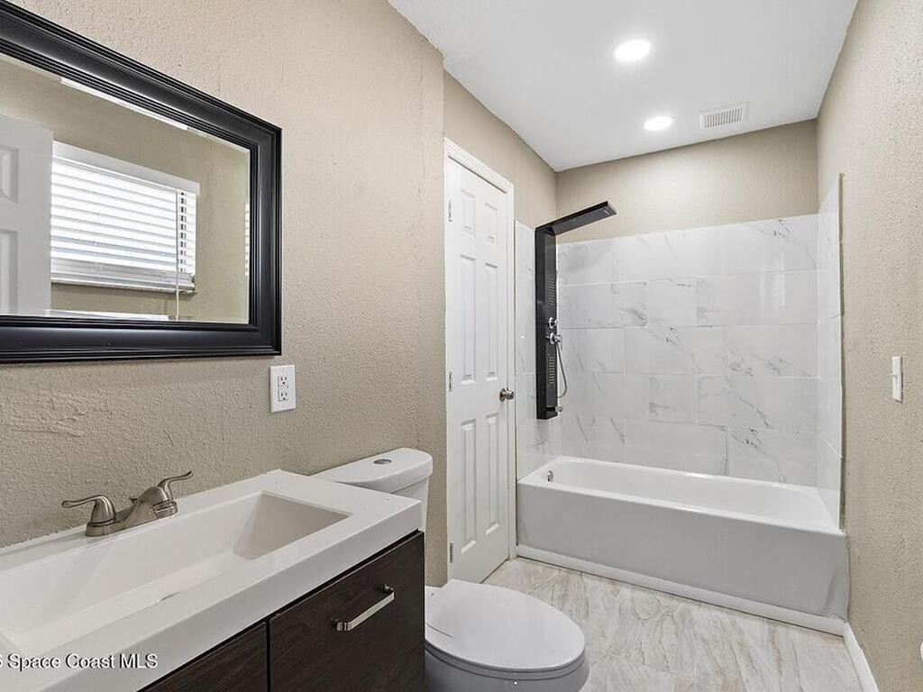 111 Alameda Avenue, Sebastian, FL 32958