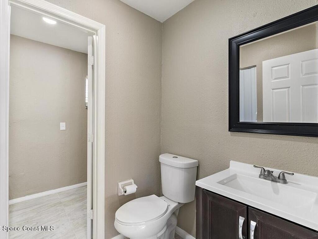 111 Alameda Avenue, Sebastian, FL 32958