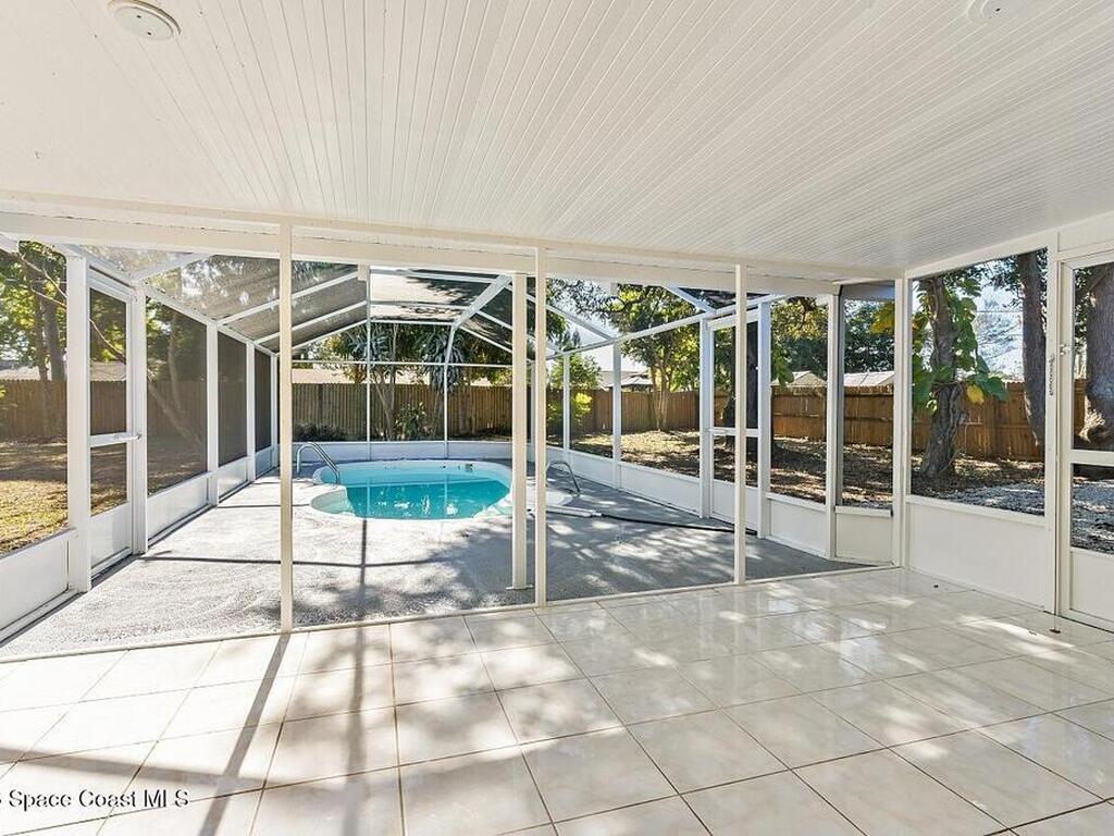 111 Alameda Avenue, Sebastian, FL 32958