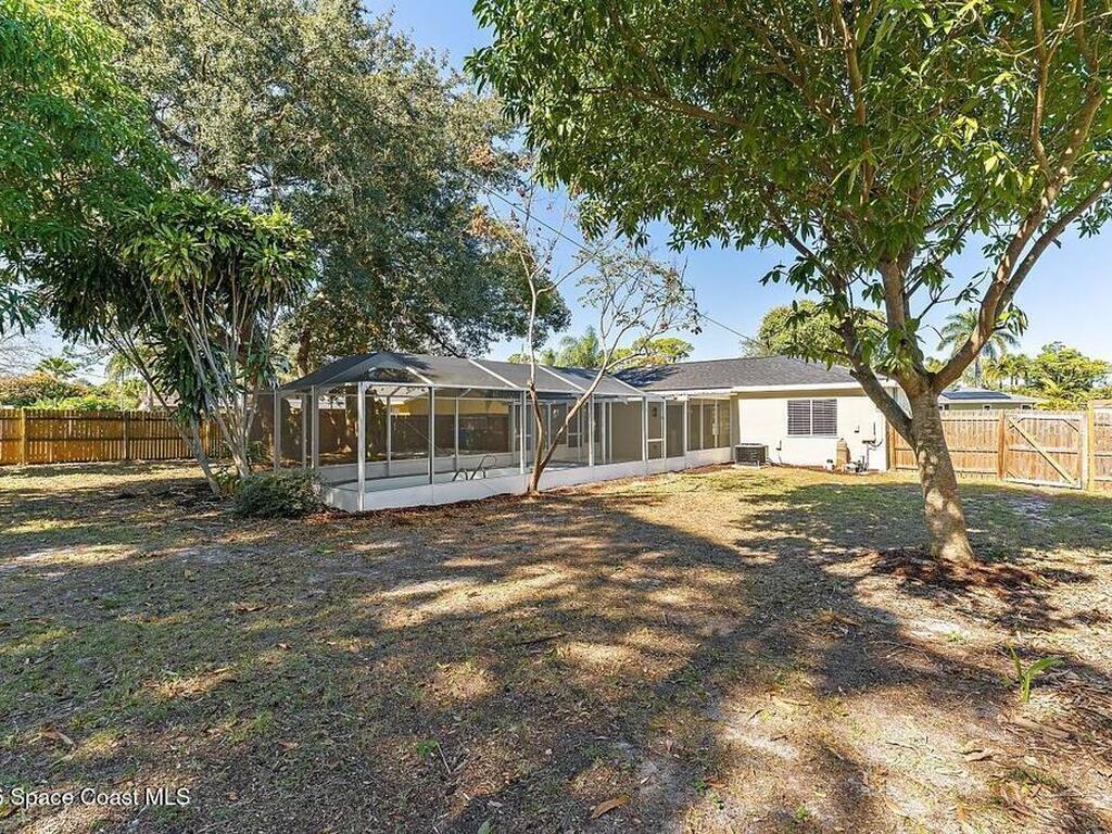 111 Alameda Avenue, Sebastian, FL 32958