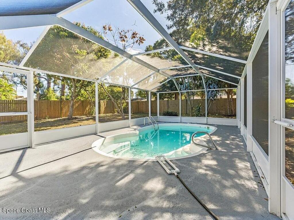 111 Alameda Avenue, Sebastian, FL 32958