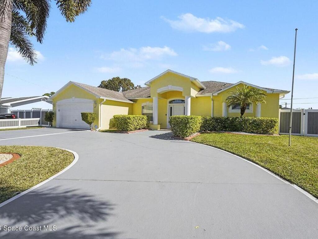 315 Bryn Mawr Avenue, Palm Bay, FL 32907