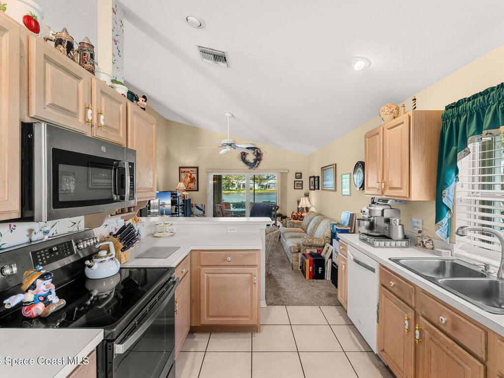 7828 Falling Leaf Place, Melbourne, FL 32940