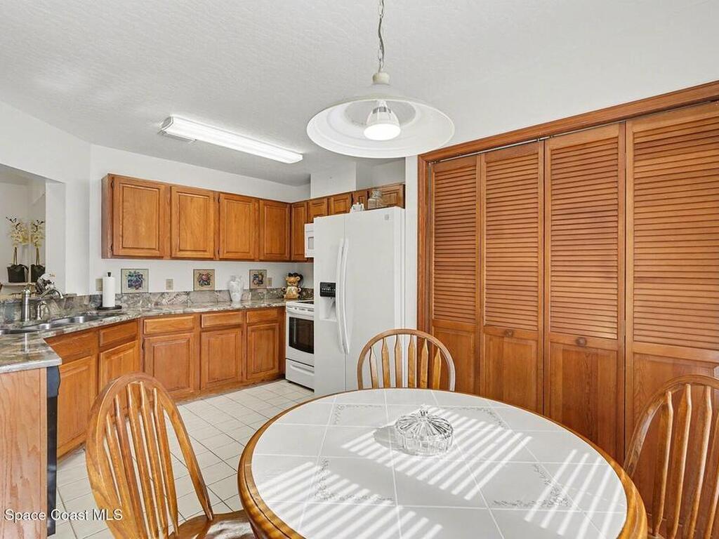 812 Ridge Lake Drive, Melbourne, FL 32940