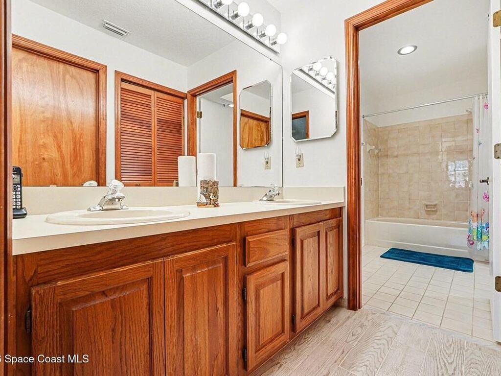 812 Ridge Lake Drive, Melbourne, FL 32940