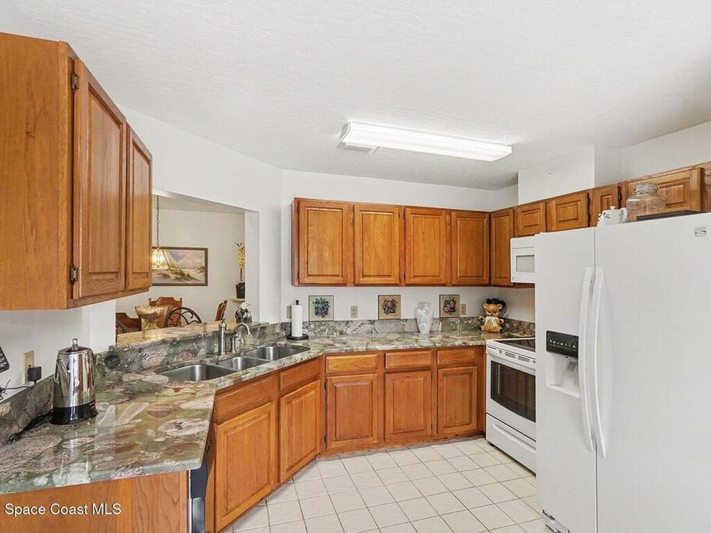 812 Ridge Lake Drive, Melbourne, FL 32940