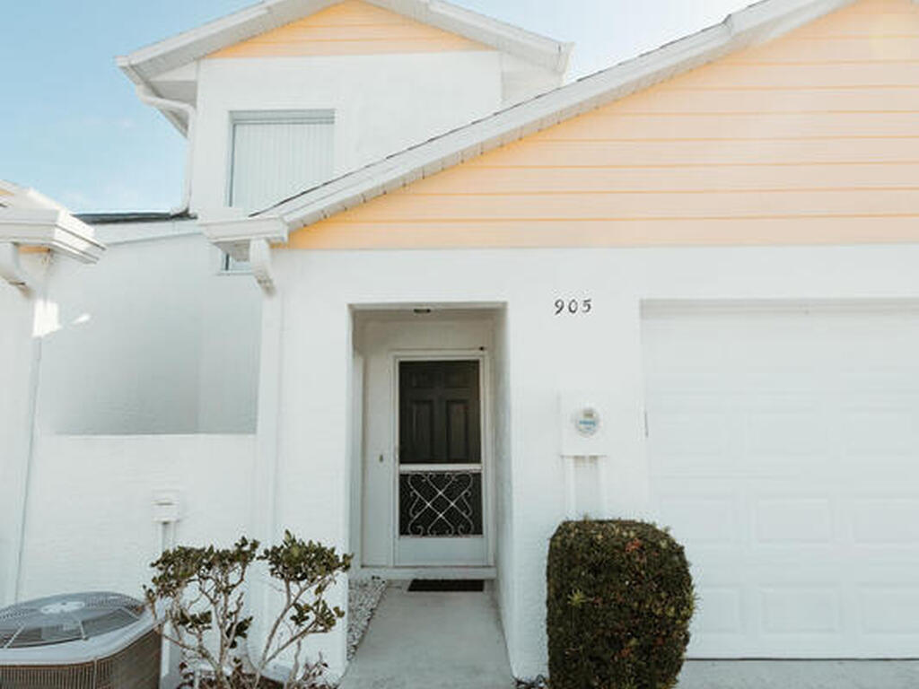 905 Maplewood Court, Melbourne, FL 32940