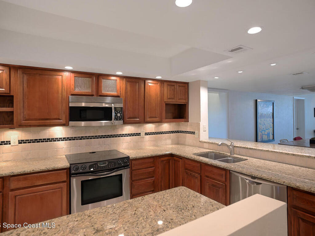 850 N Atlantic Avenue, Cocoa Beach, FL 32931