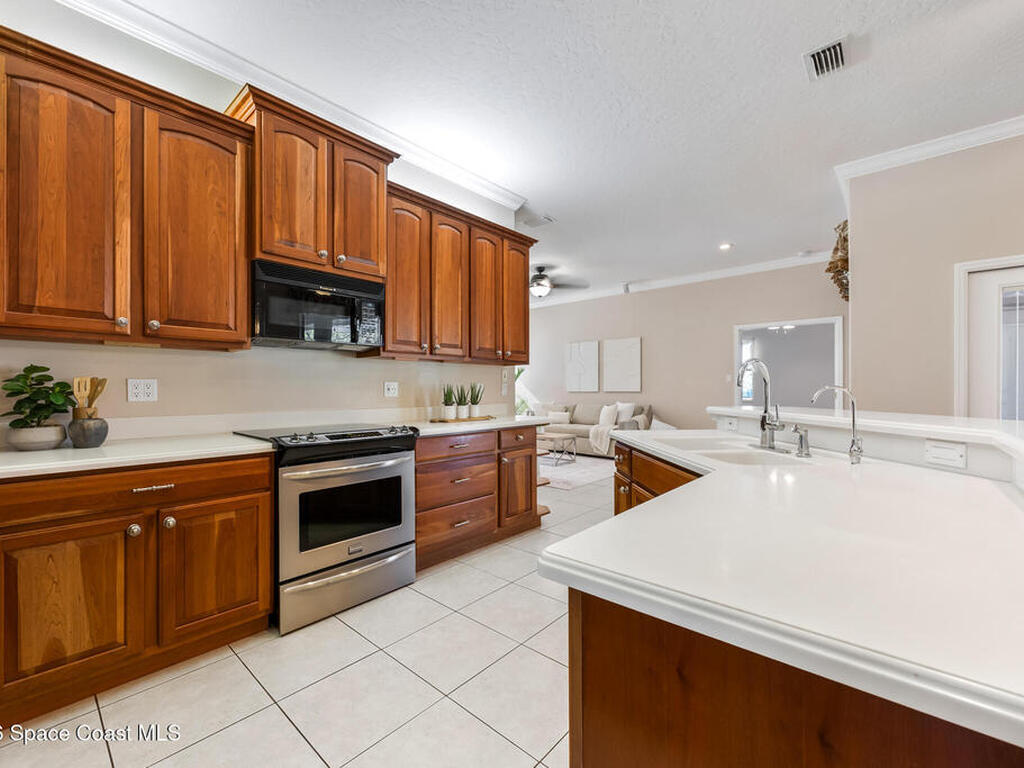 5627 Cypress Creek Drive, Grant, FL 32949