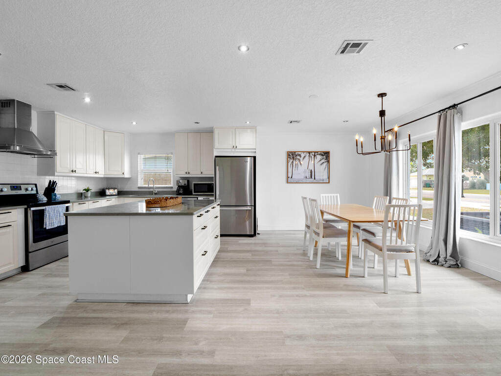 921 S Orlando Avenue, Cocoa Beach, FL 32931