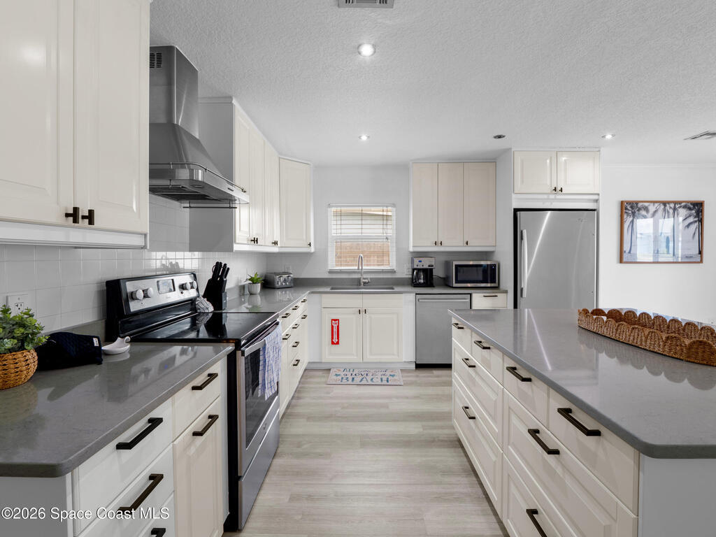 921 S Orlando Avenue, Cocoa Beach, FL 32931