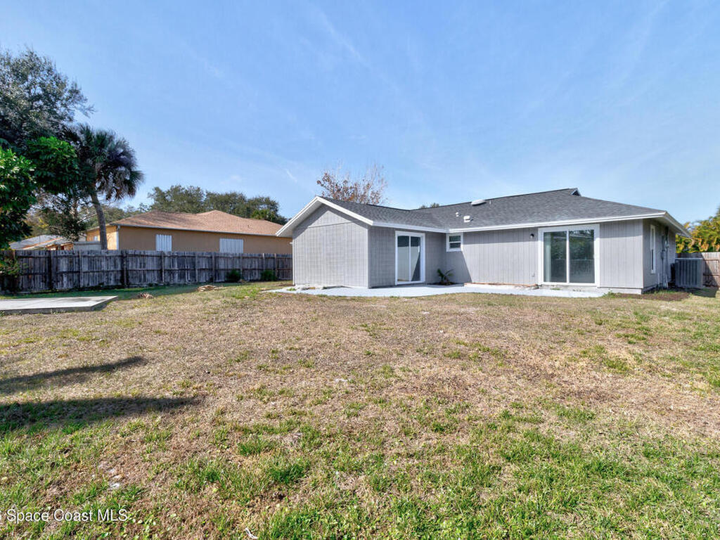 669 Vocelle Avenue, Sebastian, FL 32958