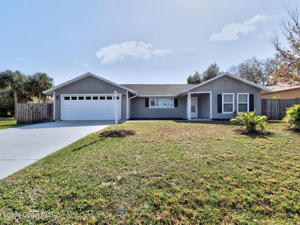 669 Vocelle Avenue, Sebastian, FL 32958