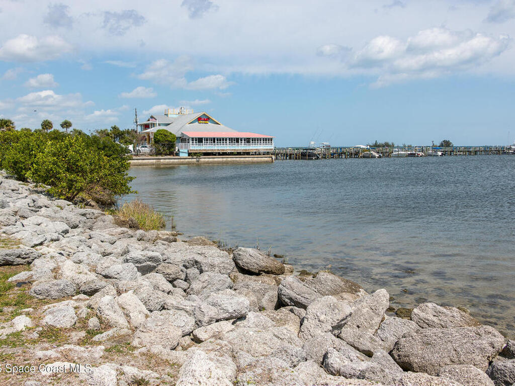 669 Vocelle Avenue, Sebastian, FL 32958