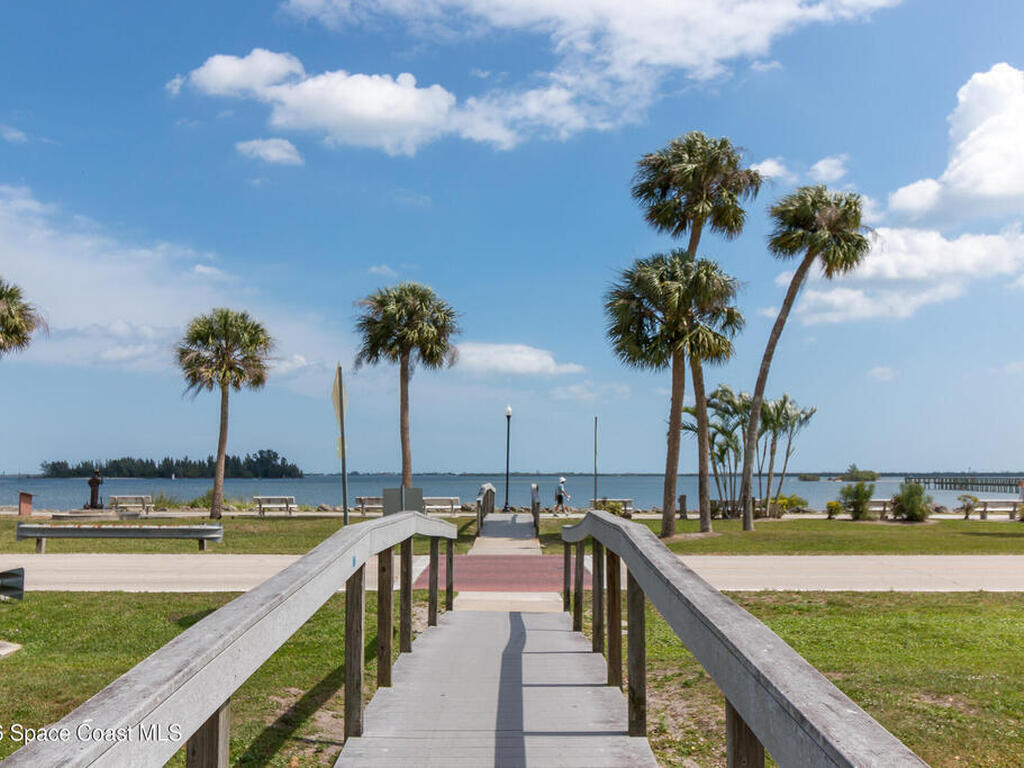 669 Vocelle Avenue, Sebastian, FL 32958