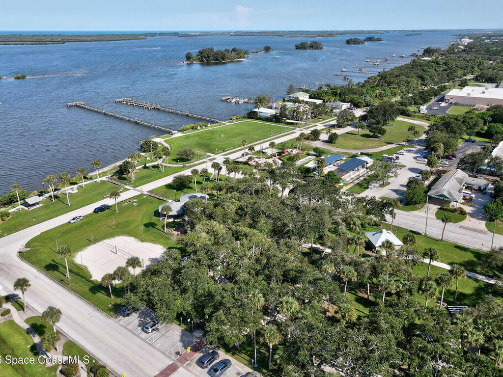 669 Vocelle Avenue, Sebastian, FL 32958