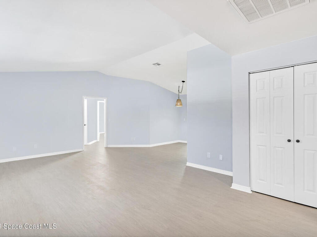 669 Vocelle Avenue, Sebastian, FL 32958